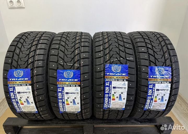 Tri Ace Snow White II 225/40 R18 24H