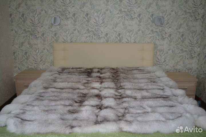 Меховое покрывало из песцовых шкур
