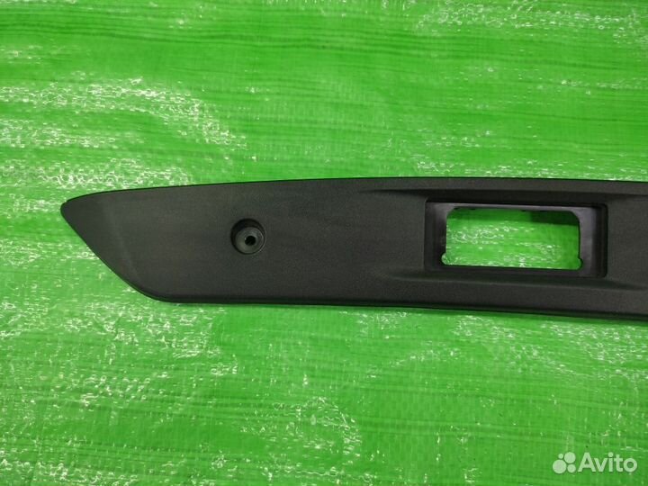 Накладка двери багажника VW Tiguan 2011-2016