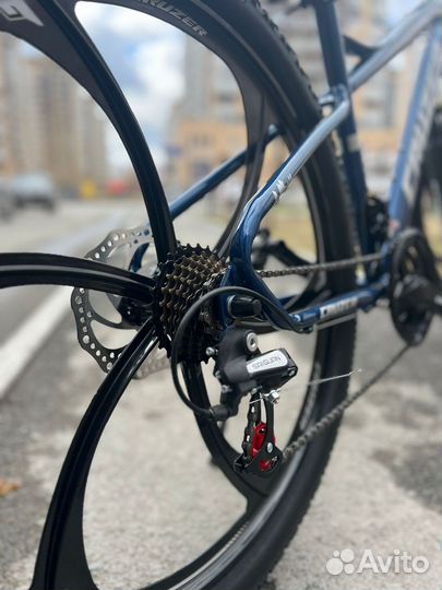 Велосипед на литых дисках Cruzer