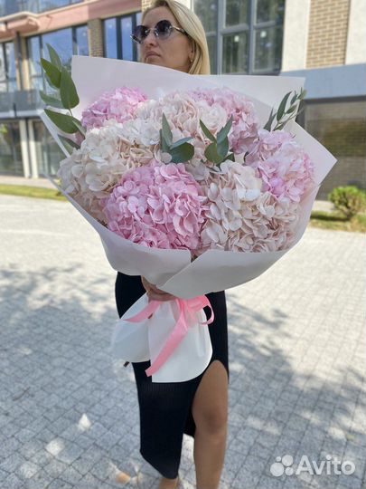 Шикарный монобукет из колумбийских гортензий