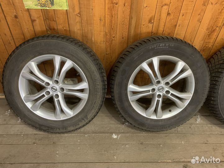 Копмлект зимней резины на дисках Nissan