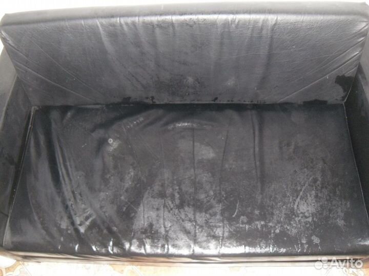 Диван кожаный 140*80 см2