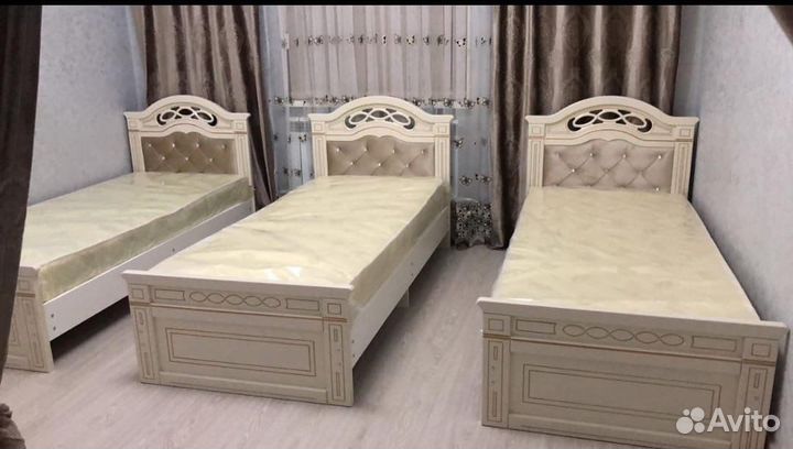 Детская кровать с матрасом