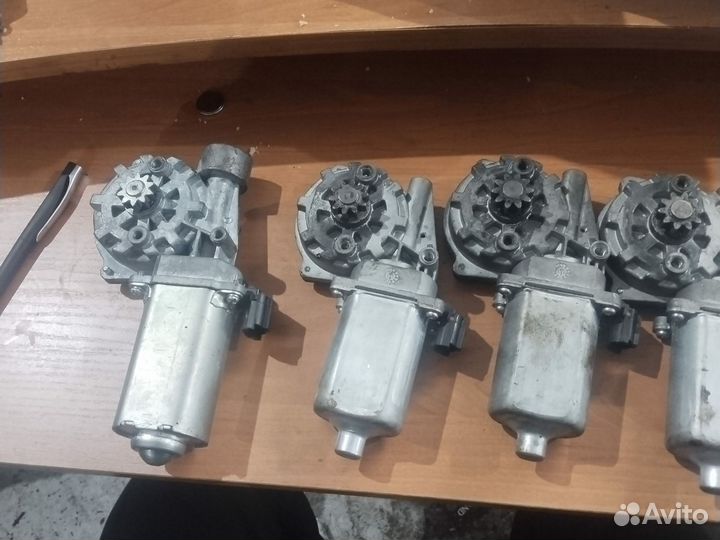 Моторчик дверей на Газель next