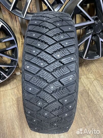 Goodyear UltraGrip Ice Arctic SUV 255/60 R18 112T