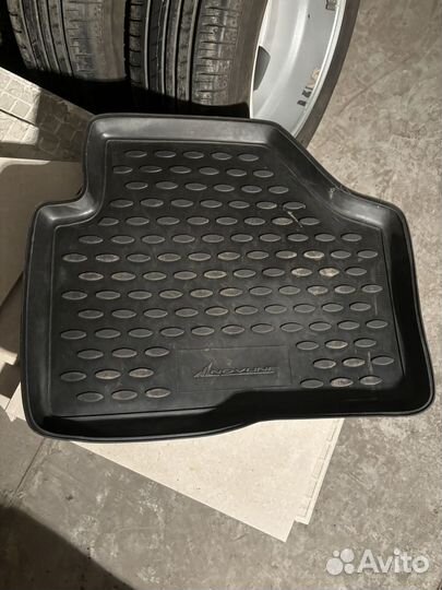 Коврики резиновые бу на бмв X1 E84