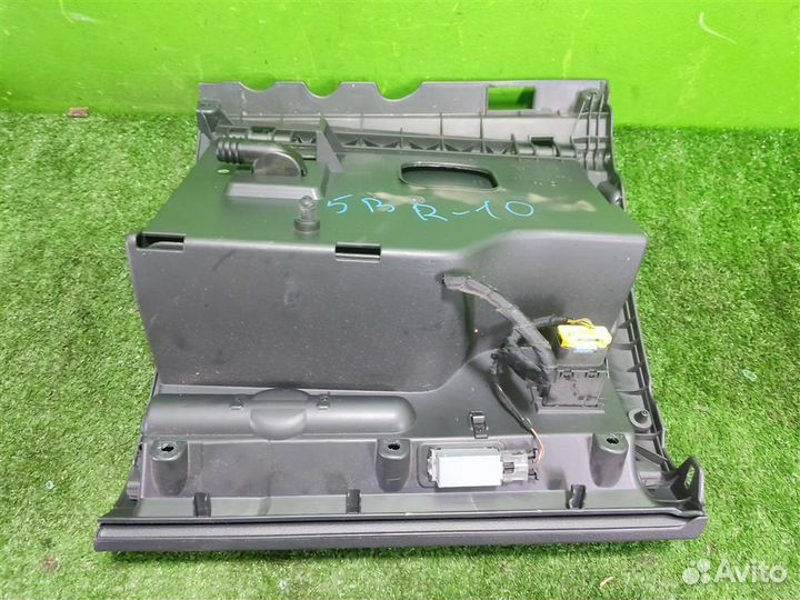 Бардачок (ящик перчаточный) volkswagen Golf Plus