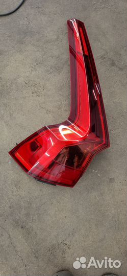 Фонарь задний левый volvo v90