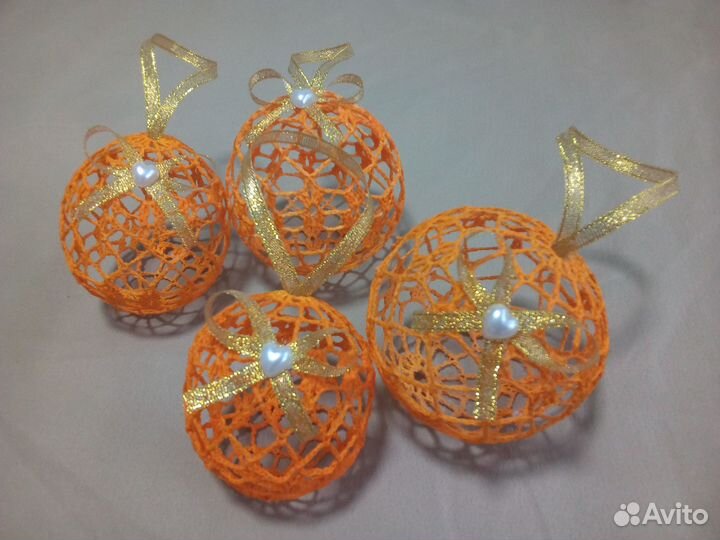 Шары новогодние елочные крючком 4 штуки