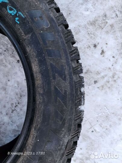 Bridgestone Blizzak Spike-01 205/60 R16