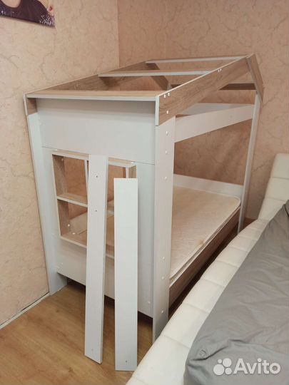 Детская кровать-домик от 3 лет с матрасом бу