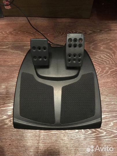 Игровой руль с педалями для пк