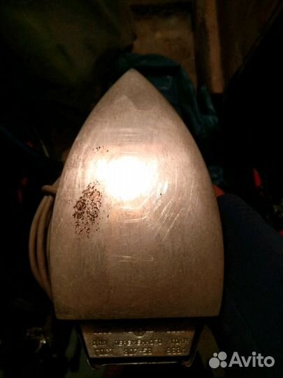 Утюг с подставкой