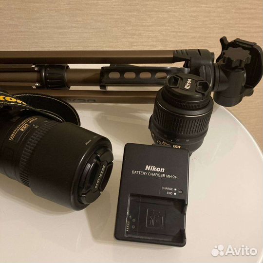 Фотоаппарат Nikon D3100 и аксессуары