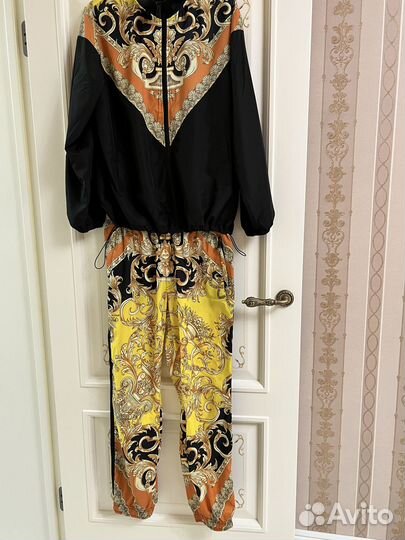 Спортивный костюм женский