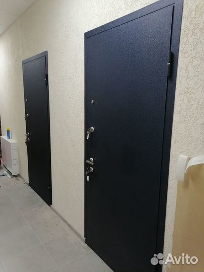 Входная дверь с зеркалом