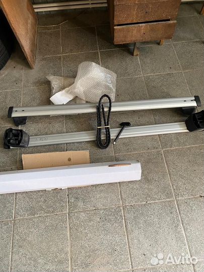 Попрречены рейлинги Audi Q8