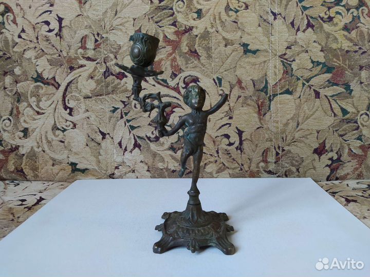 Старинный подсвечник