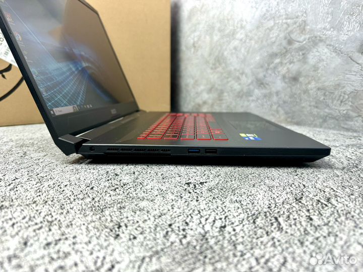 Игровой ноутбук Msi на Core i7-11800H/ 3050 Ti