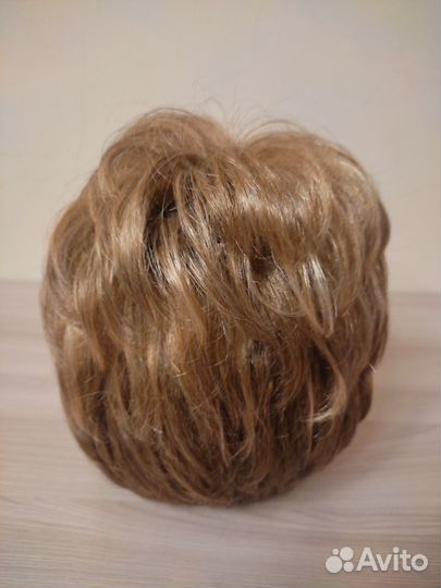 Парик женский и средства для ухода
