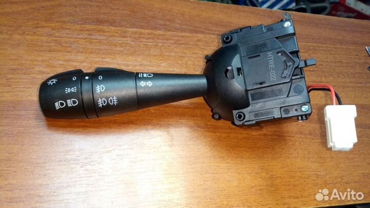 Переключатель подрулевой Рено Логан 2, Сандеро 2