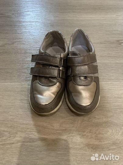Кроссовки для девочки 28