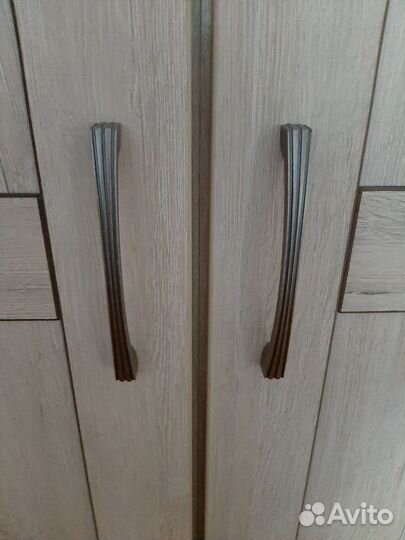 Дверные ручки и уплотнитель для двери, петли