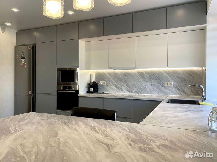 Кухонный гарнитур угловой в потолок на заказ