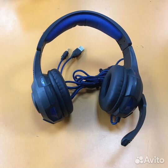 Наушники полноразмерные в ассортименте