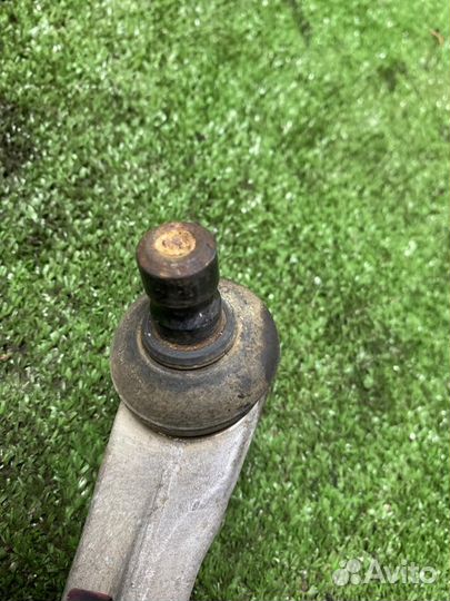 Рычаг подвески передний правый Volkswagen Passat