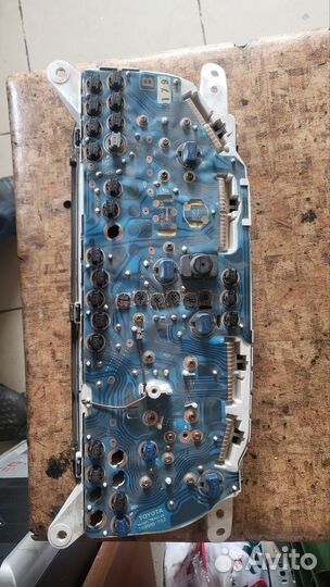 Приборная панель Toyota Land Cruiser 90