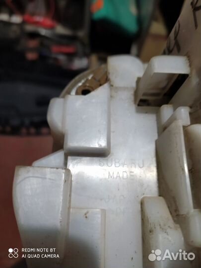 Замок двери передний правый Subaru Impreza