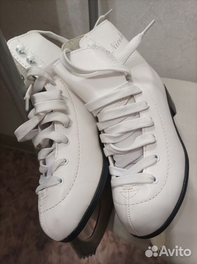 Коньки фигурные 33 размер