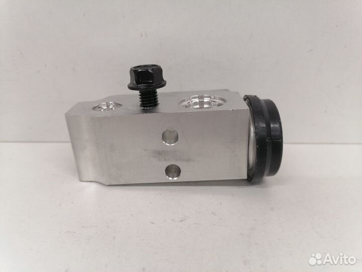 Клапан трв на Лада Приора с а/с Halla