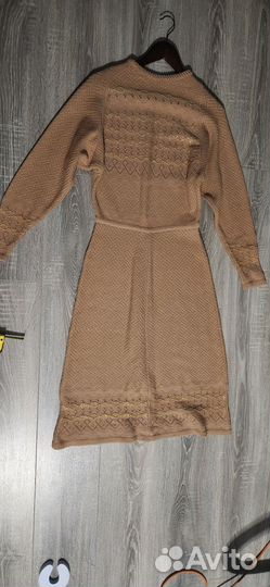 Платье шерстяное