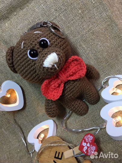 Вязанная мягкая игрушка-брелок амигуруми «Мишка»