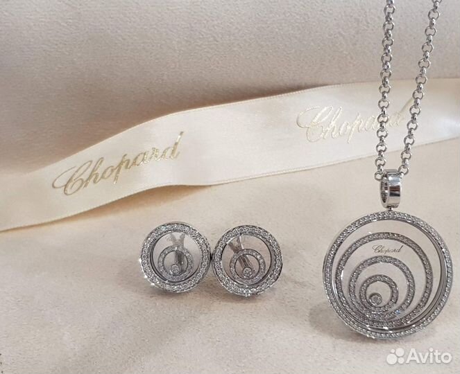 Золотые серьги и колье Chopard с бриллиантами