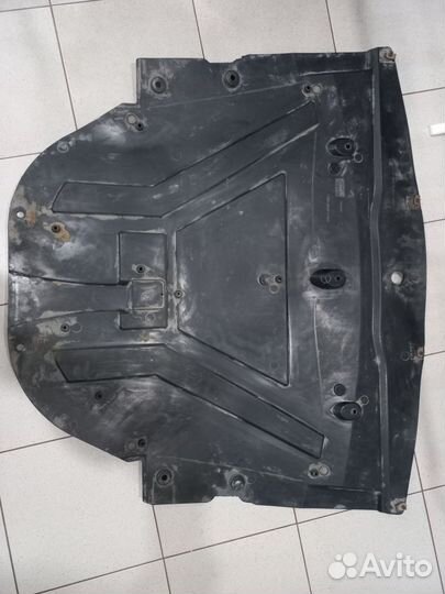 Пыльник защиты двигателя на Nissan 758904EA0A