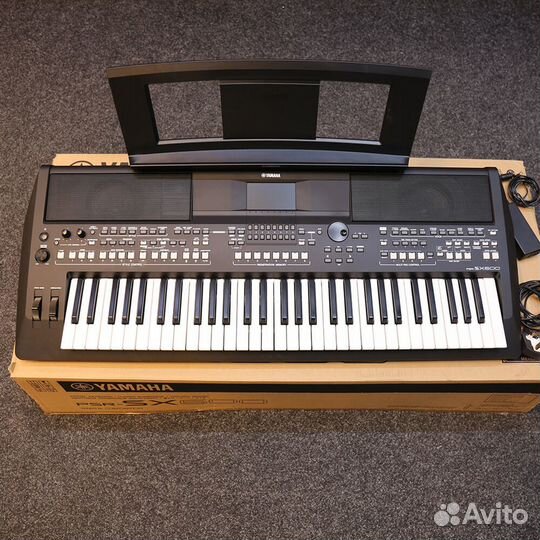 Профессиональное пианино yamaha PSR-SX600