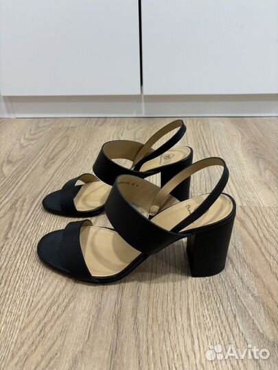 Босоножки эконика 37 размер черные