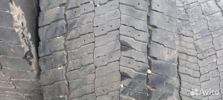 Резина ведещая Michelin R22.5