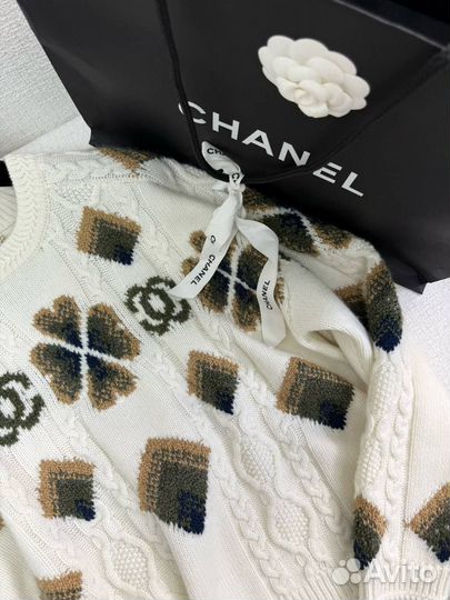 Свитер Chanel