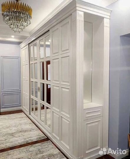 Красивый шкаф с зеркалами от производителя