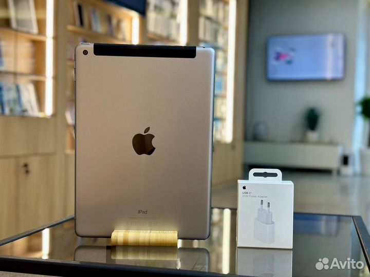 iPad 5 (2017),Silver, 32 Гб (Sim)