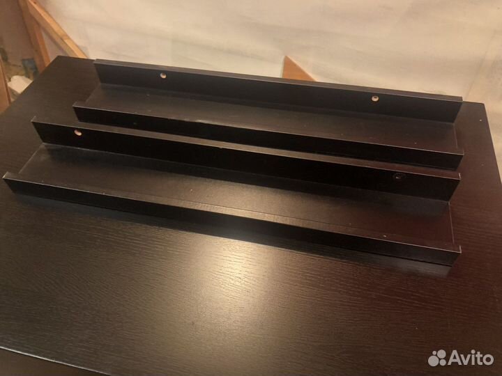 Черная полка для картин и фото IKEA 55 см