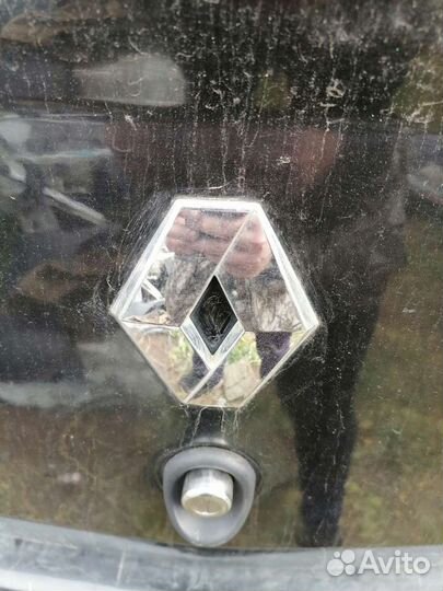 Шильдик Рено Логан