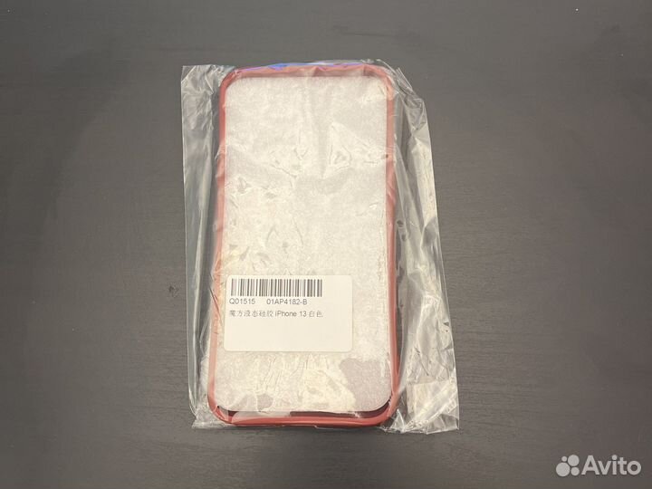 Чехол на iPhone 13