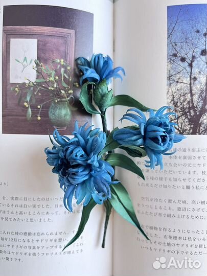 Брошь оберег Василек