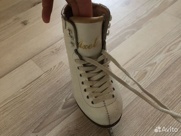 Профессиональные фигурные коньки